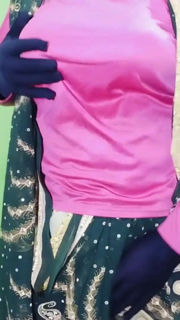 Čelist-pokles okamžik z "Desi Vesnice Bhabhi Těsná kundička venkovní sex s Devar Desi Vesnice Hot Bhabhi"