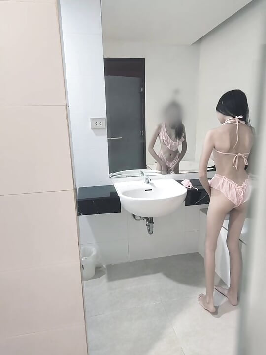 Catty onlyfans – przebiera się w seksowny strój