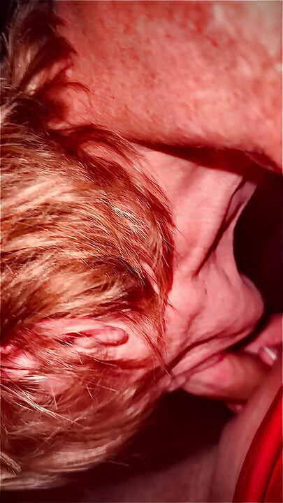 Predstavljam 71-godišnju gospođu Kitty u BDSM