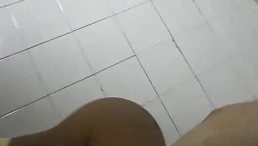 Bu kaltağı sikiyorum.