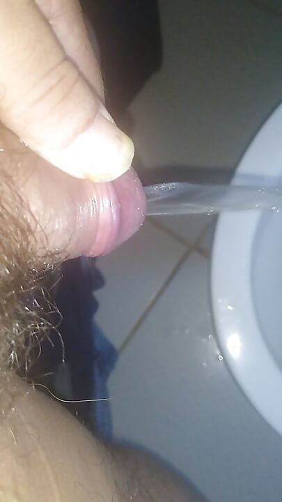 I love to drink urine and show it to everyone