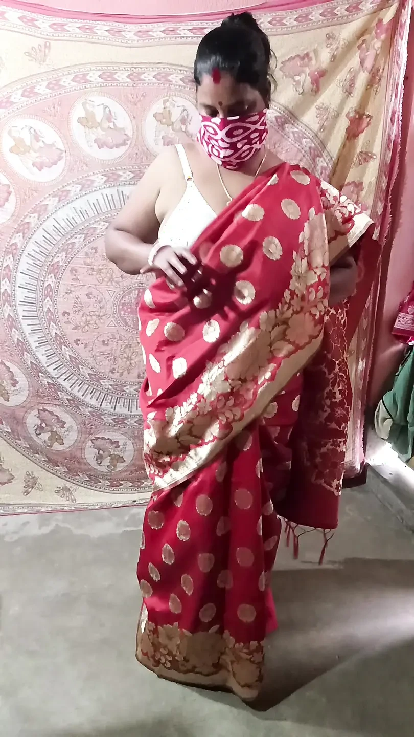 Saree Dropping Solo - SFW