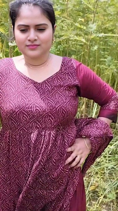 Video of hardly fucking a beautiful Indian auntie from the village at her home. | Clip 1