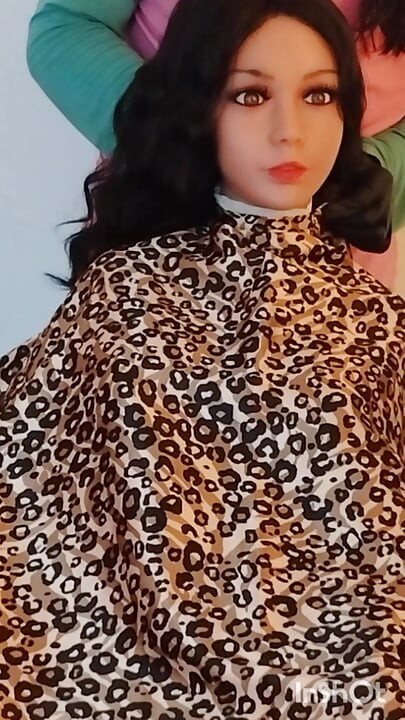 Lindsey haircutting cape modeling session busty sex doll