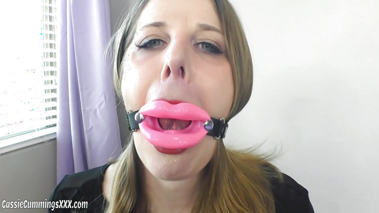 Cassie's BDSM Gag Try on and Talk