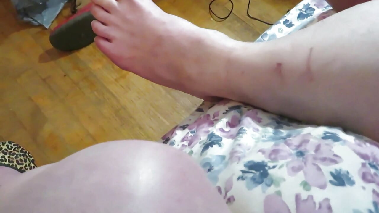 Nurse Vicki grinds her toe nails down with her electric Pedi egg tool ! Poor ugly toes need it real bad!