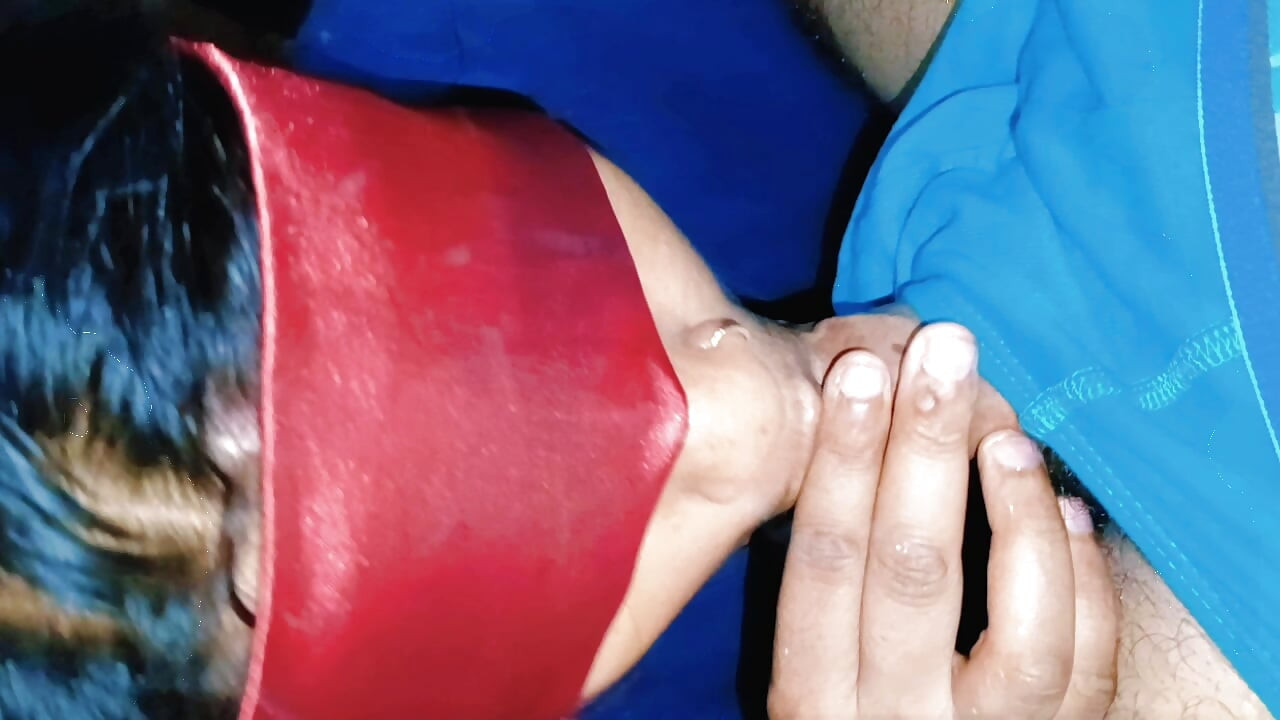Desi sister in law inserted the dewar big penis inside her throat. Cumshot in mouth and indian bhabhi face fucking video
