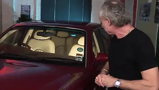 Interracial-dreier mit altem mann