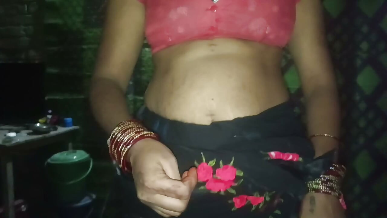 Bhabhi de tetas grandes tomó agua del pene, chupó la polla del cuñado y sacó agua del pene, audio en hindi