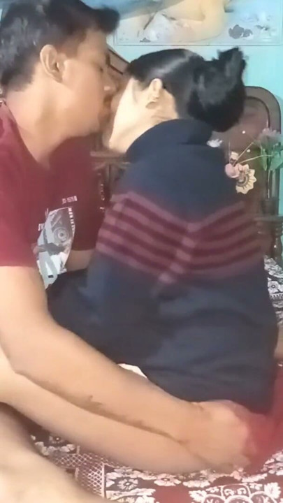 Bihari bhabhi ne dekha dewar ko masturbation kartye huye | Clip 1