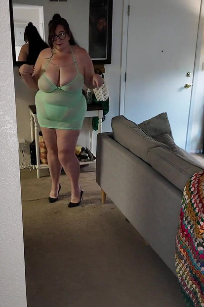 Vnadná velká prsa bbw milf molo a striptýz