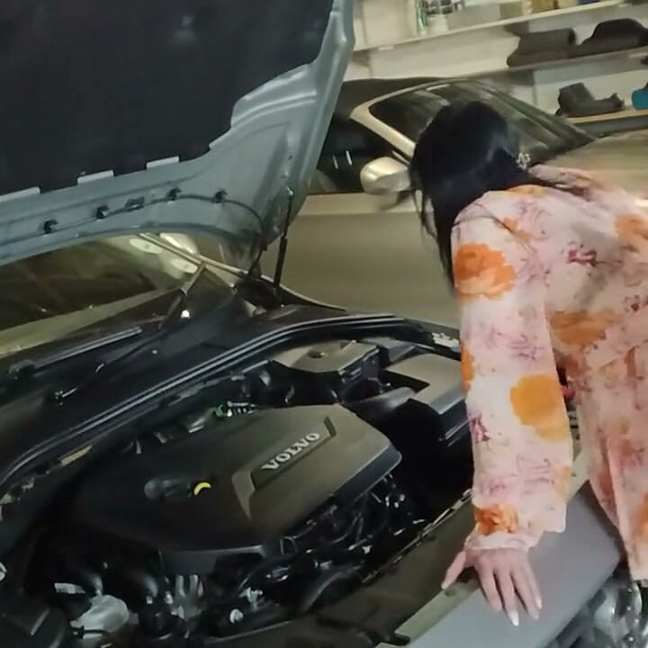 فاک کردن مکانیک برای تعمیر سریع‌تر ماشینم