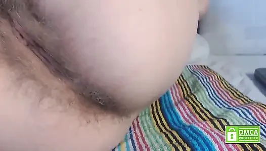 Cewek ini menganga dan kentut - close up