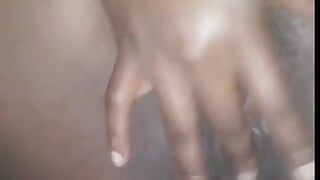 Mzansi fingert mit enger muschi