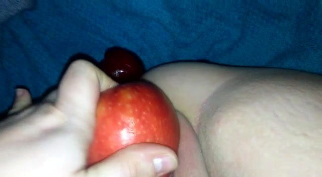 German girl apple fuck