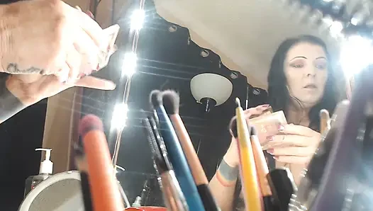 Giantess hiding in my vanity