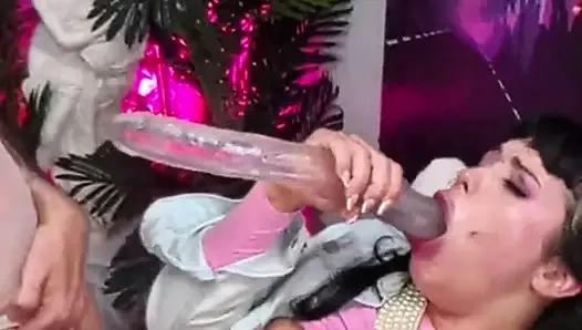 Tubuh aduhai si seksi beca barbie dientot sama kontol besar!