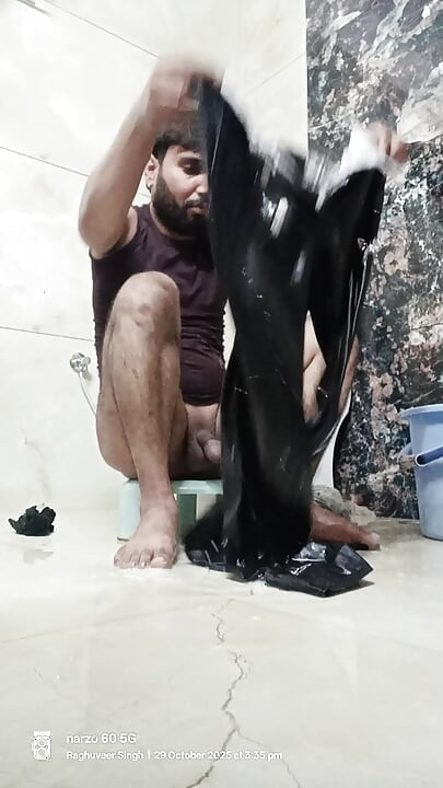 Indijski Rajasthani Boy Show Masterbation and Sucking Penis