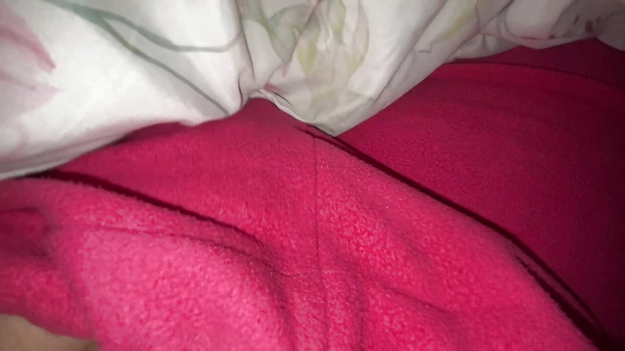 Beautiful Curvy Latina - Solitary Nighttime Masturbation In Pajamas
