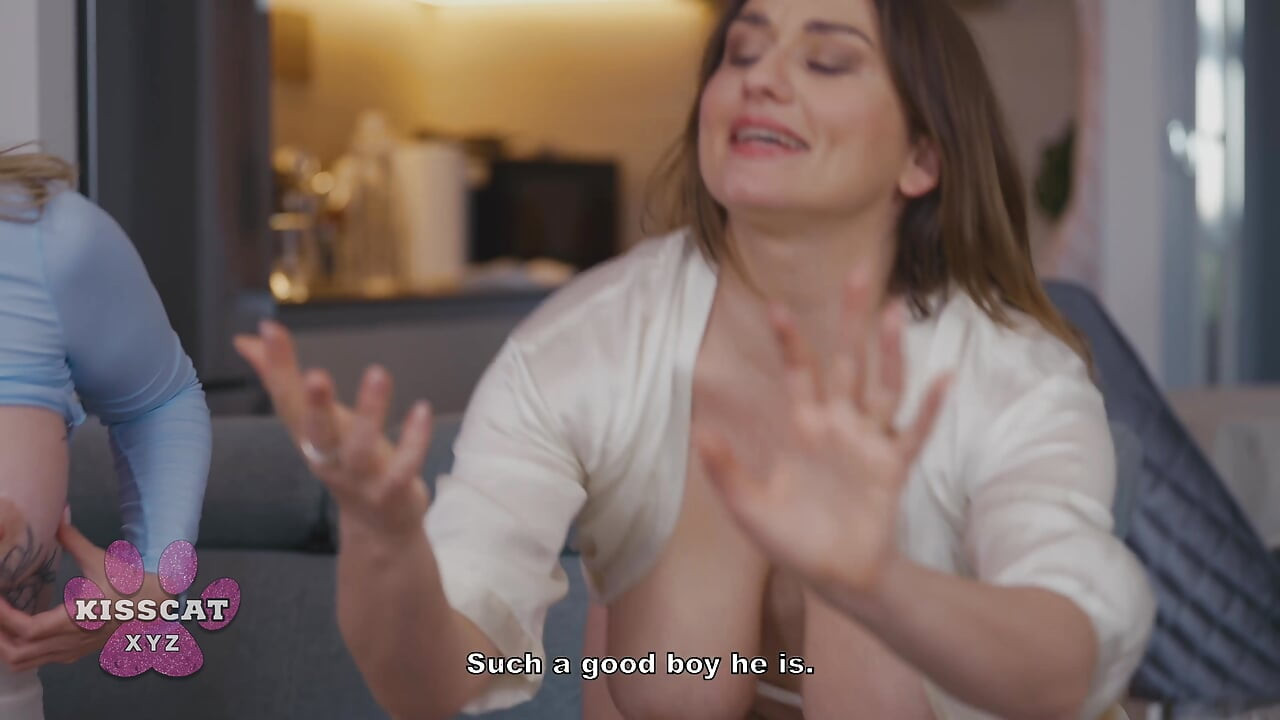 Mature Woman Caught in Doggystyle After Handjob with Boyfriend