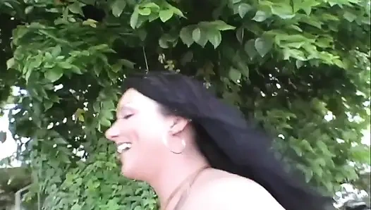 Cewek super semok ini dicrot di muka setelah dientot habis-habisan! Vandalia