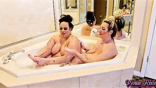 Sexy BBW Bubble Bath Sex