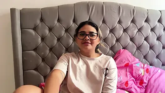 Kakak tiri membantu saya setelah putus cinta