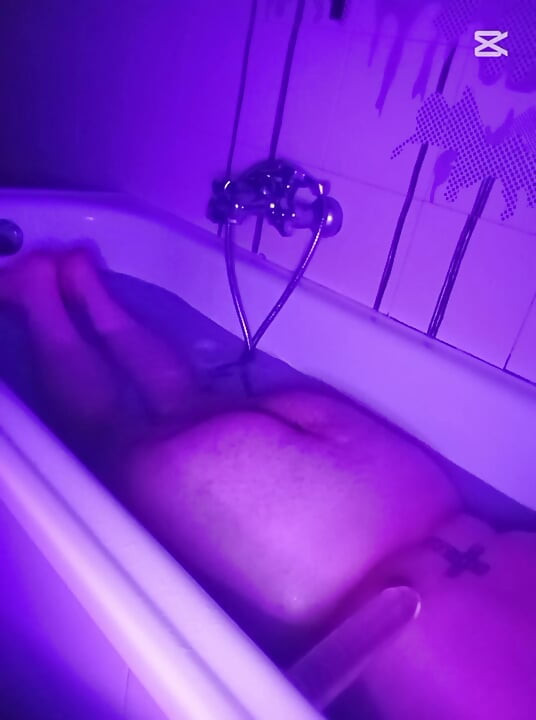 Submissive Underwater Blowjob and Footworship POV - Kink Session