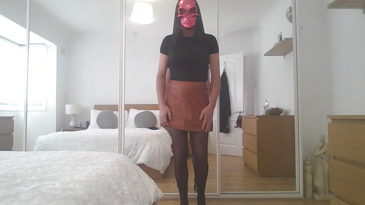 sexy leather crossdresser