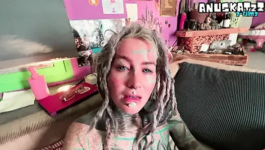 Gizli evde ıslak gırtlağına kadar sikilen sakso derin döllemeyle bitiyor