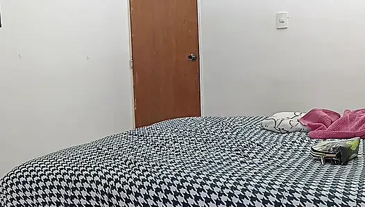 I filmed my stepsister masturbating in her room. Spanish porn.