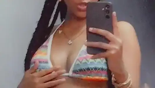 Manis tapi tidak polos Ada sisi saya Anda belum melihat