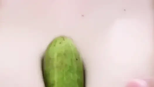 Yalnız Teyze Michelle çok eğleniyor!