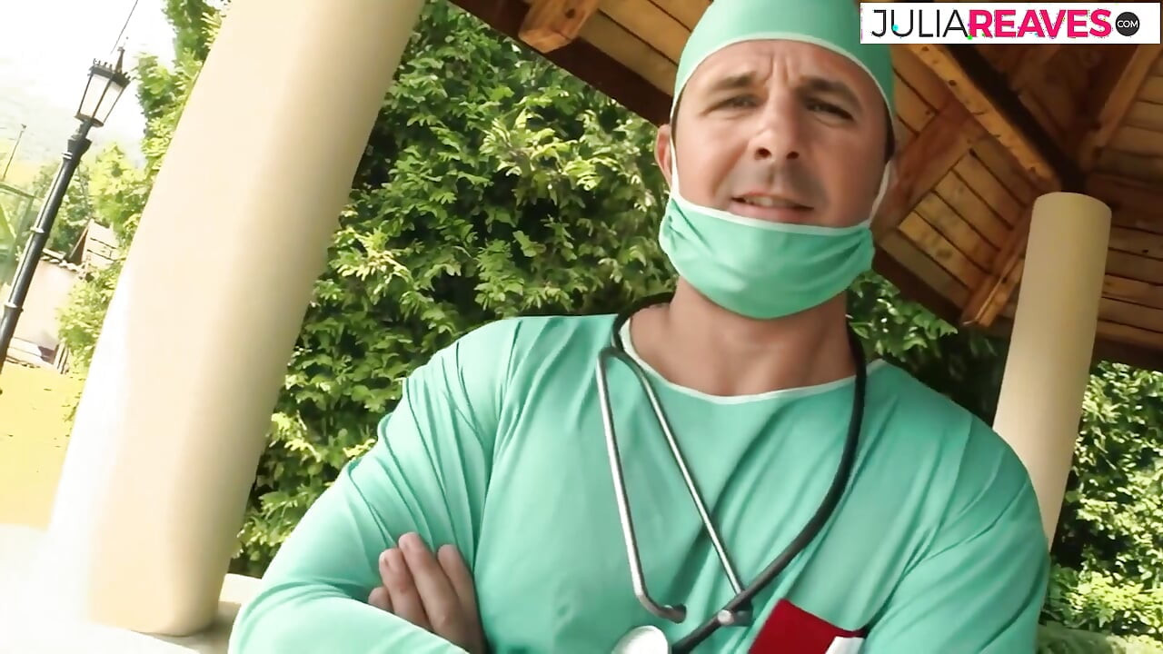 Chica rubia ama anal con un médico
