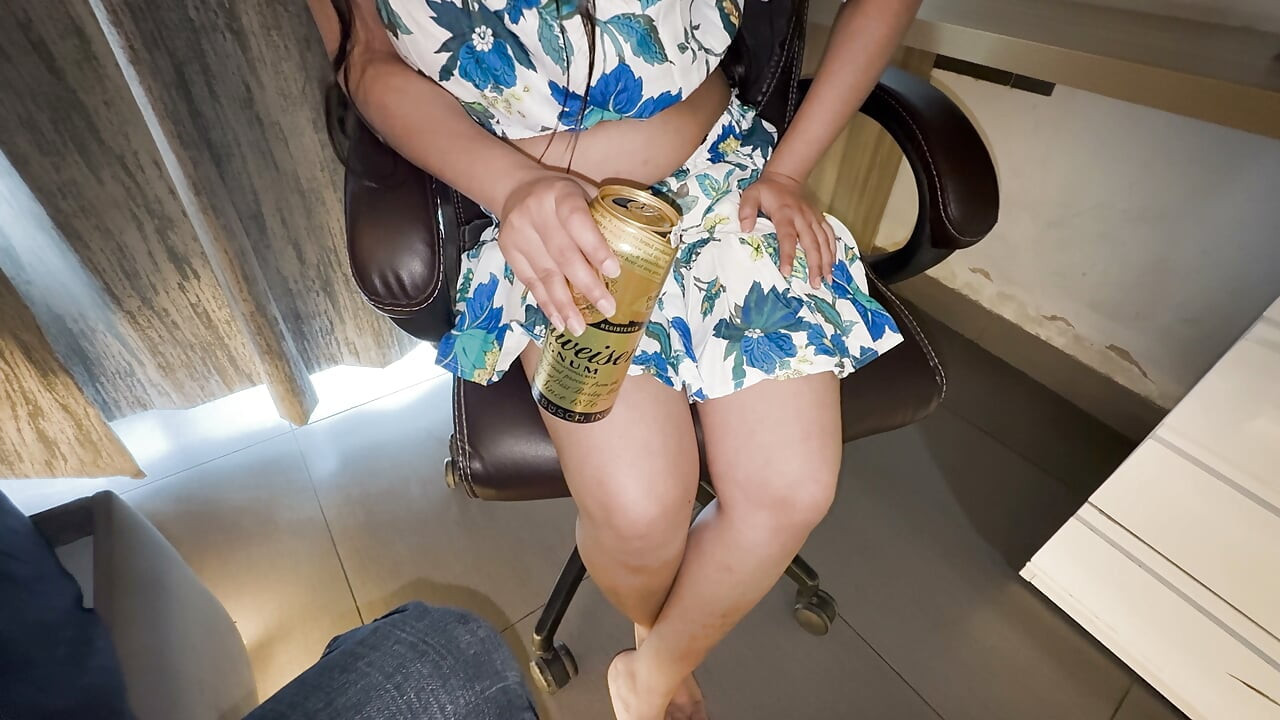 Office Staff Girl Ne Double Salary Ke Liye Boss Ke Sath Sex Kiya