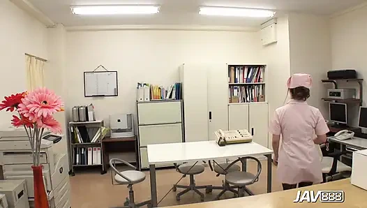 JAV888 Krankenschwester Honoka wird alles für ihre Patienten tun