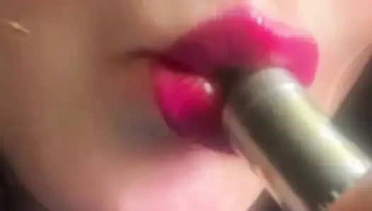 Курящая горячая, розовые соблазнительные губы и Bliss с парами в замедленной съемке