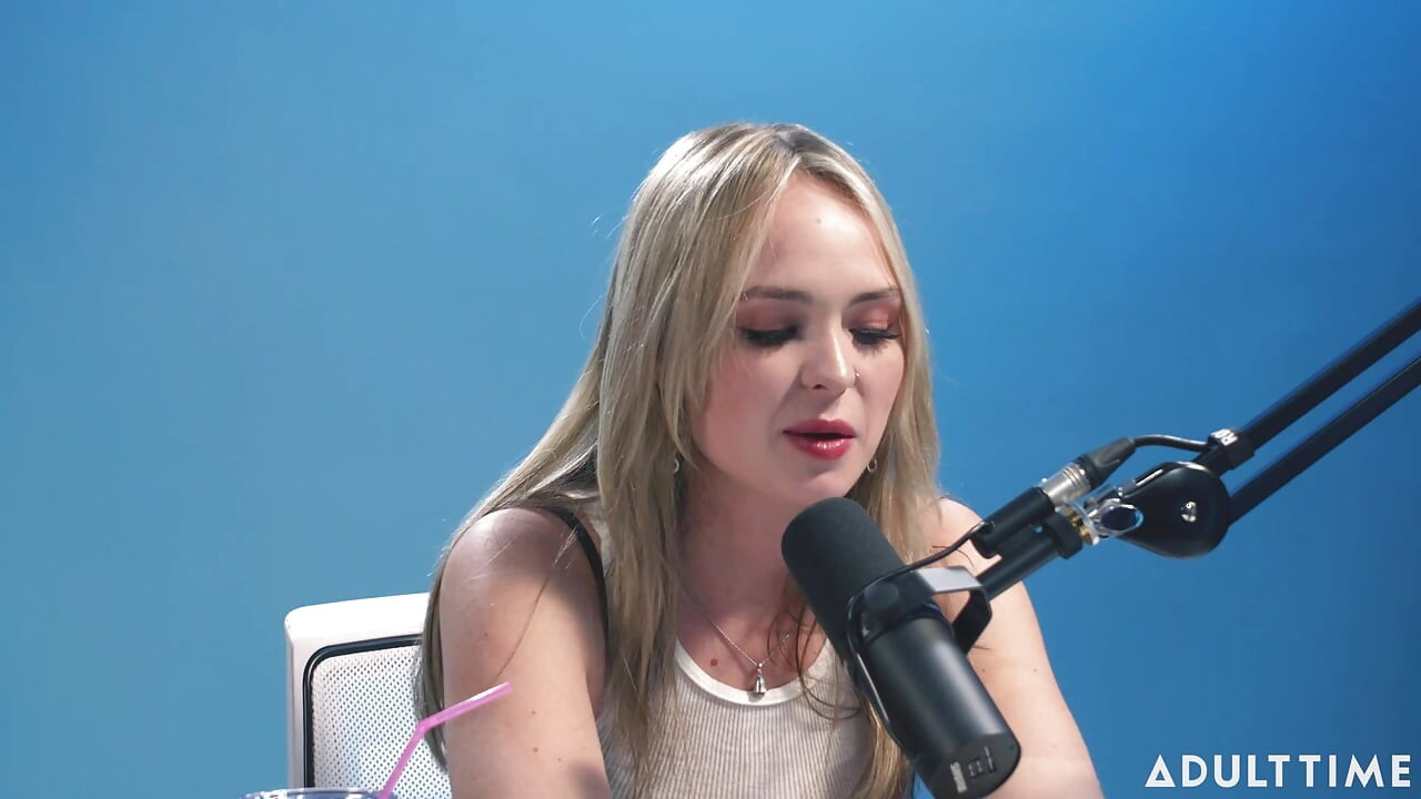 Lilly Bell Eksibisme, Sexting, & Pemberdayaan | Podcast Khusus Orang Dewasa