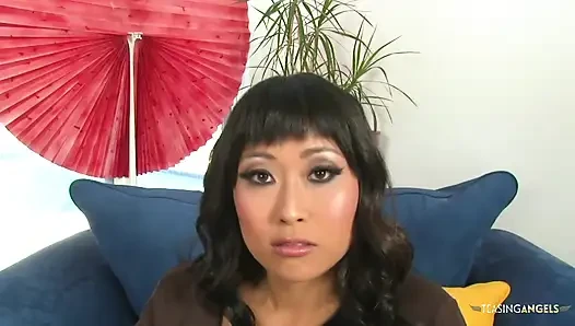 Yuki Mori получила свою регулярную дозу уничижительных замечаний на ее лицо от большого черного члена
