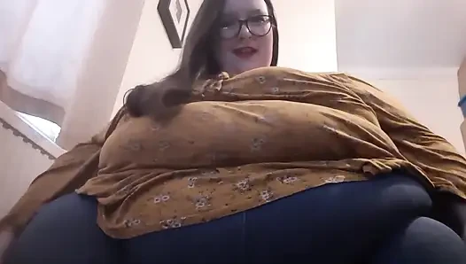 Fat goddess Lady Brads