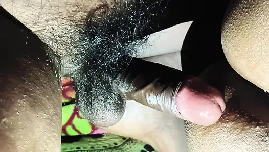 Annem yarağımı emiyor ve götünü sikiyor