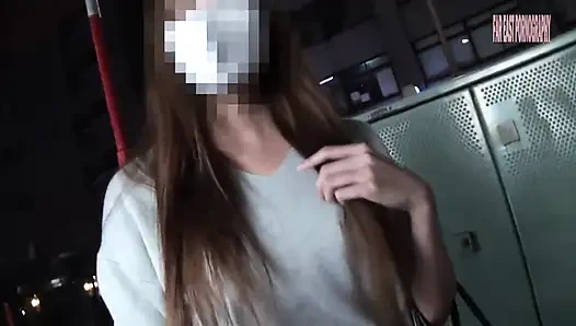 Pertemuan amatir yang berakhir dengan sperma hangat - bagian 2