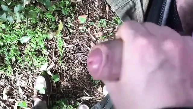 Sego il cazzo al mio amico all&#039;aperto