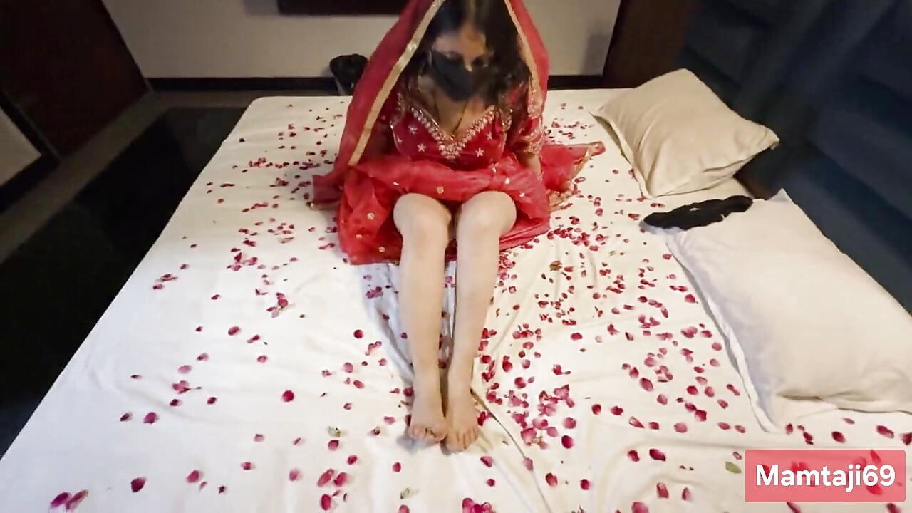 Bhabhi ko Hotal Bolaya , kaisi h Bhabhi ki chut