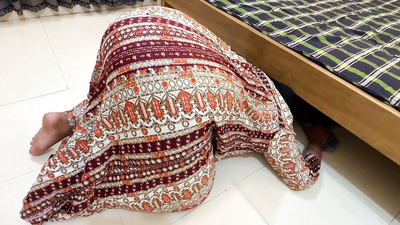 Egypt Beautiful Big Ass & Tight Pussy Hot Stepmom Stuck Under Bed Then She Want Rough Anal From Me