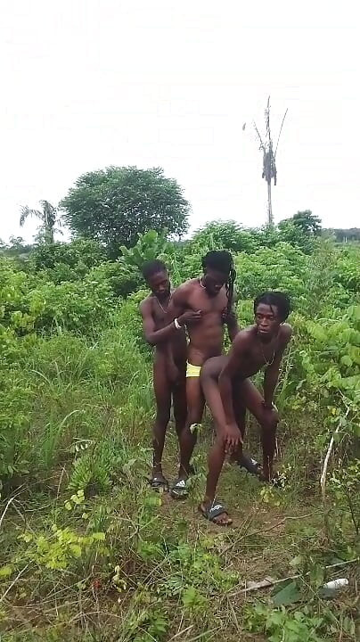 Threesome Dealing in the Bush