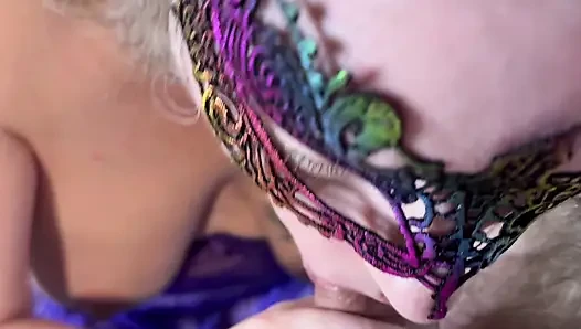 Istri nakal ini lagi asik nyepong kontol sampai dicrot sperma hangat - closeup pov