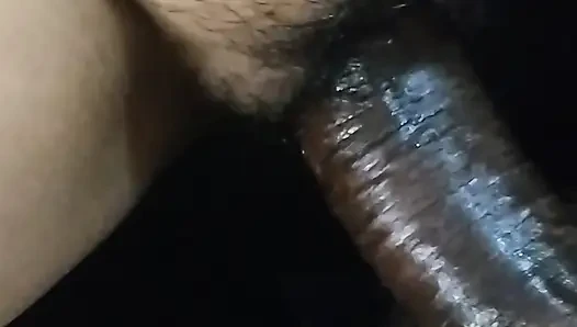 Video rekaman seks huje lagi asik nyepong kontol sambil mainin memek berbulunya