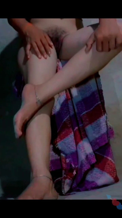 Hot sexy beautiful girl very cool hot pussy sexy pussy very hot very desi girl teen age hot school girl is masturbating we are e | Clip 1