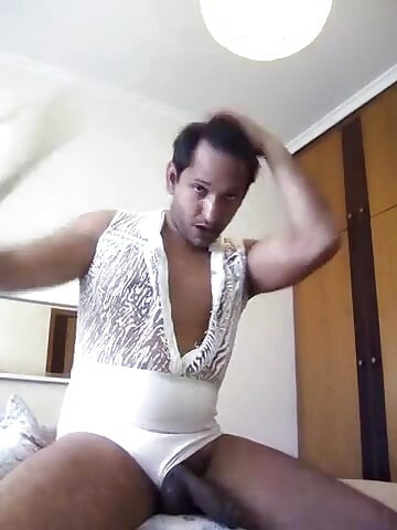 My guest's clothes made me very horny